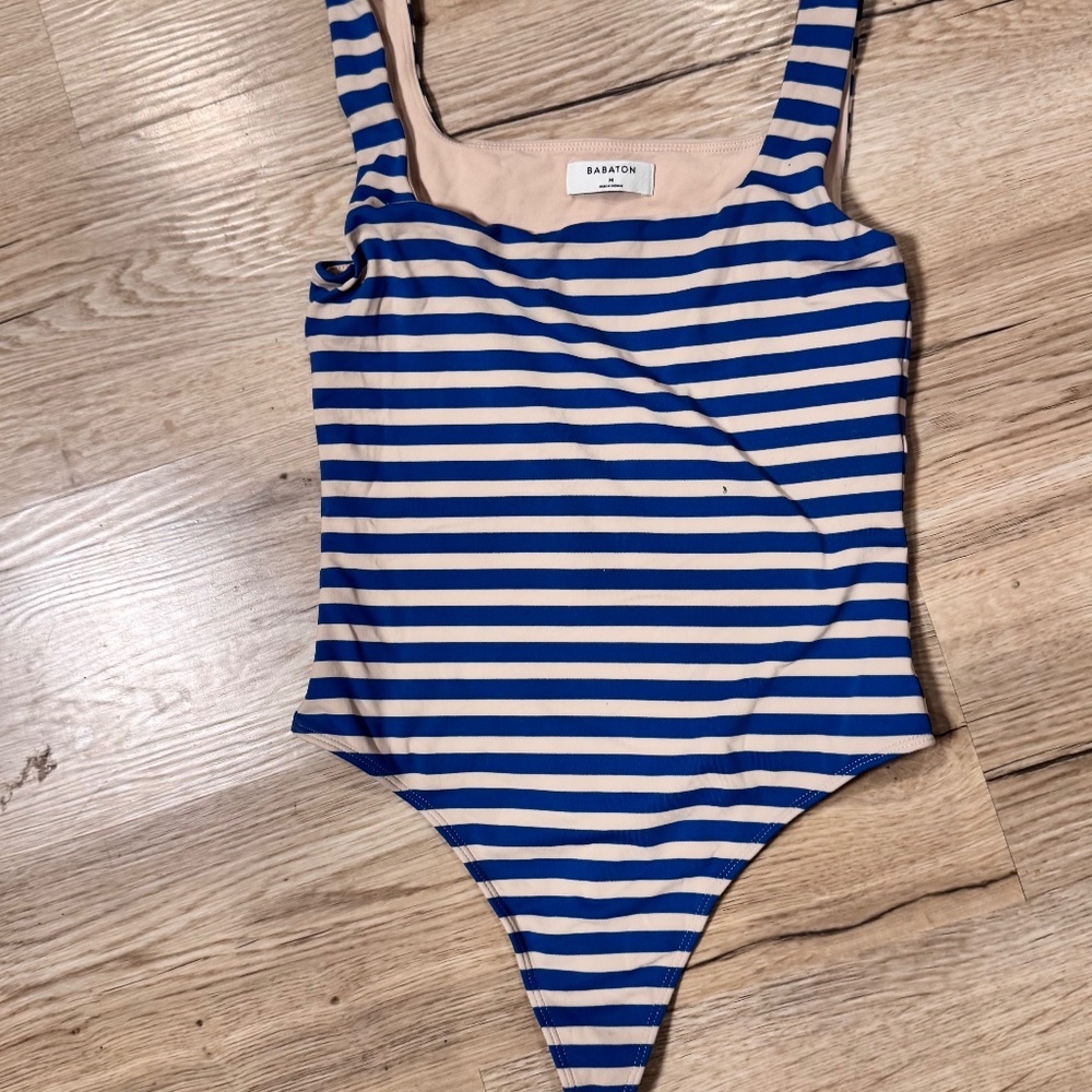 Aritzia Babaton Contour Bodysuit size M